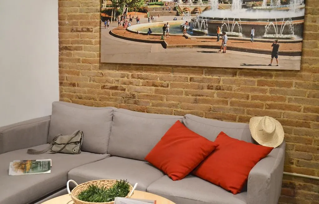 Happy People Plaza Espana Apartments Barcellona