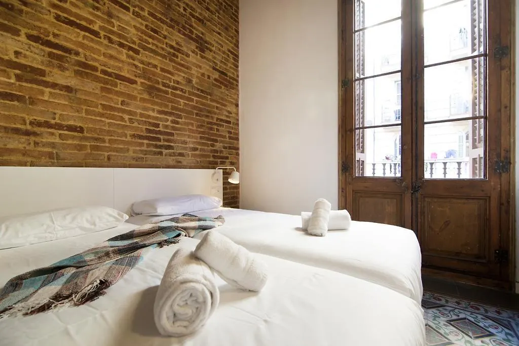 Happy People Plaza Espana Apartments Barcellona