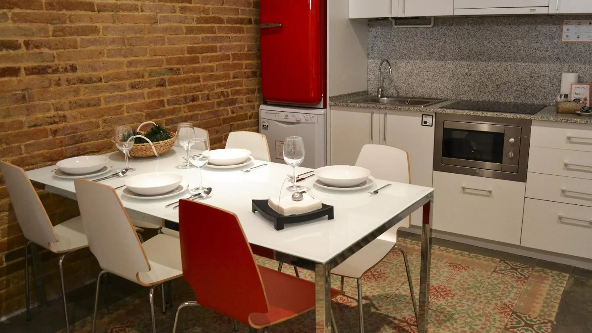 Happy People Plaza Espana Apartments Barcelona Spanje